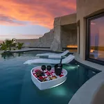Senses Luxury Fira (Santorini)