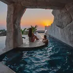 Villa Senses Luxury Fira (Santorini)