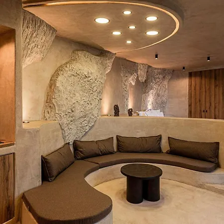 Senses Luxury Fira (Santorini)