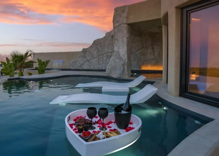 Senses Luxury Fira (Santorini)