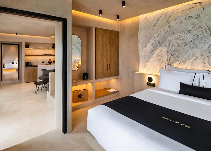 Senses Luxury Fira (Santorini)